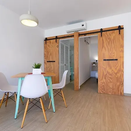 Apartment Dona Lola Beachfront *