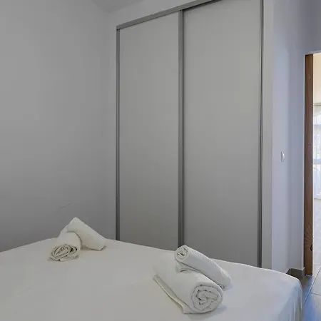 Dona Lola Beachfront Appartamento